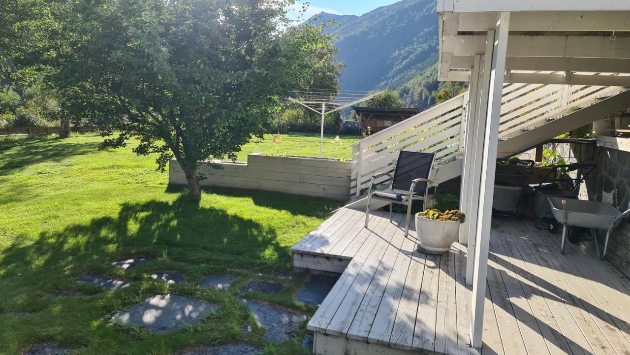 Trolltunga Lodge Odda Buitenkant foto